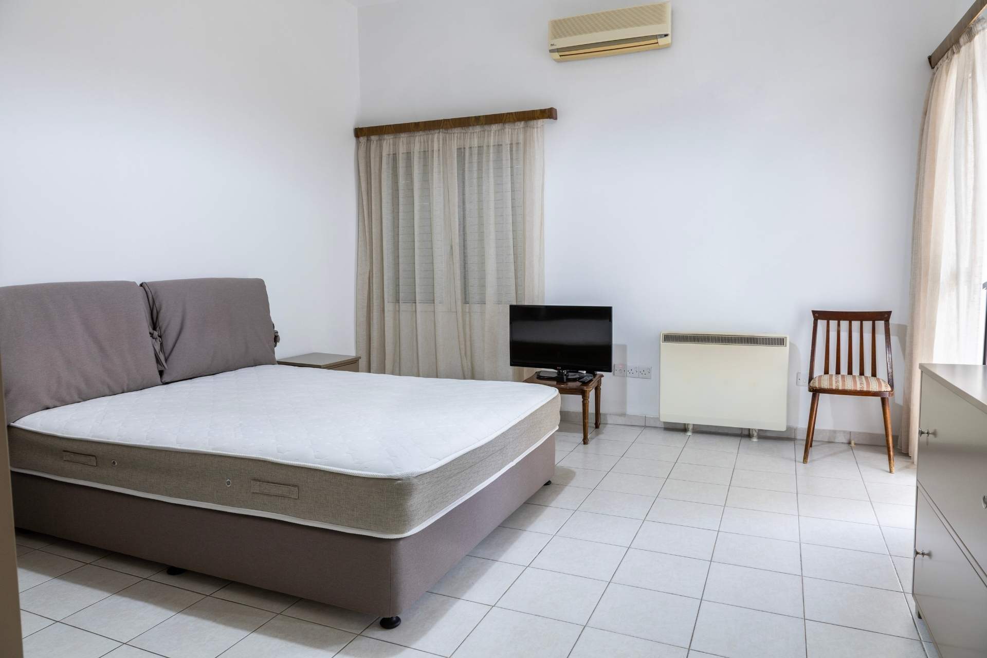 Image of Semi-Detached House - 3 Bedrooms - 2 Bathrooms for Rental in Paphos-Cyprus, Image 12