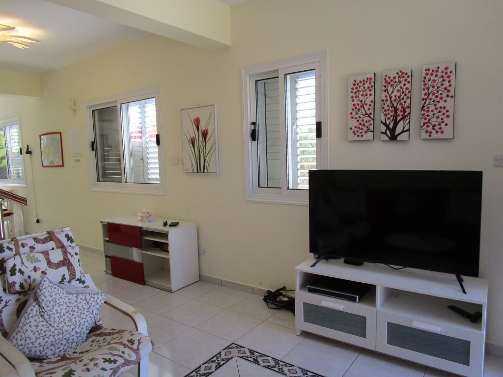 Image of Semi-Detached House - 2 Bedrooms - 1 Bathrooms for Rental in Paphos-Cyprus, Image 2