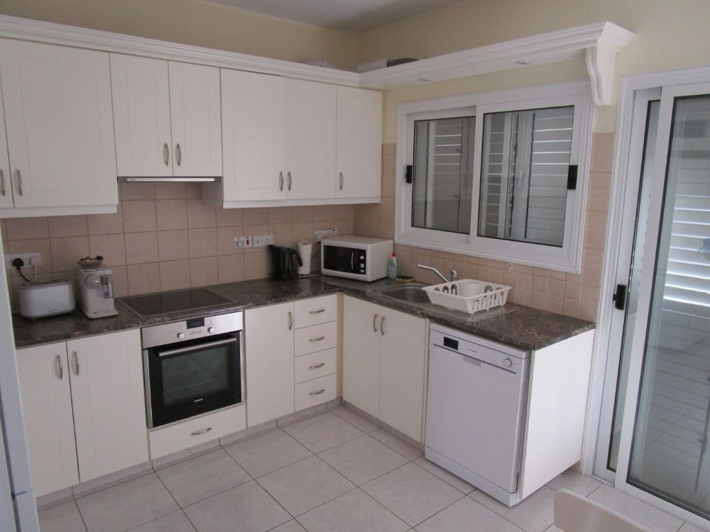 Image of Semi-Detached House - 2 Bedrooms - 1 Bathrooms for Rental in Paphos-Cyprus, Image 3