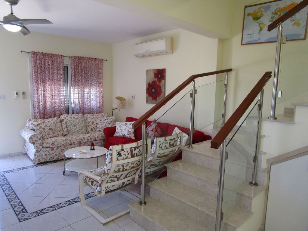 Image of Semi-Detached House - 2 Bedrooms - 1 Bathrooms for Rental in Paphos-Cyprus, Image 4