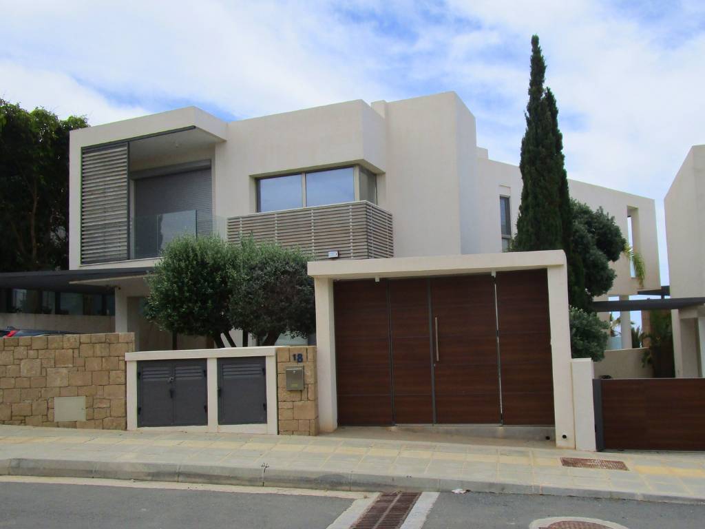  Image of Villa - 5 Bedrooms - 5 Bathrooms for property for Rent in Paphos-Cyprus, Image 10