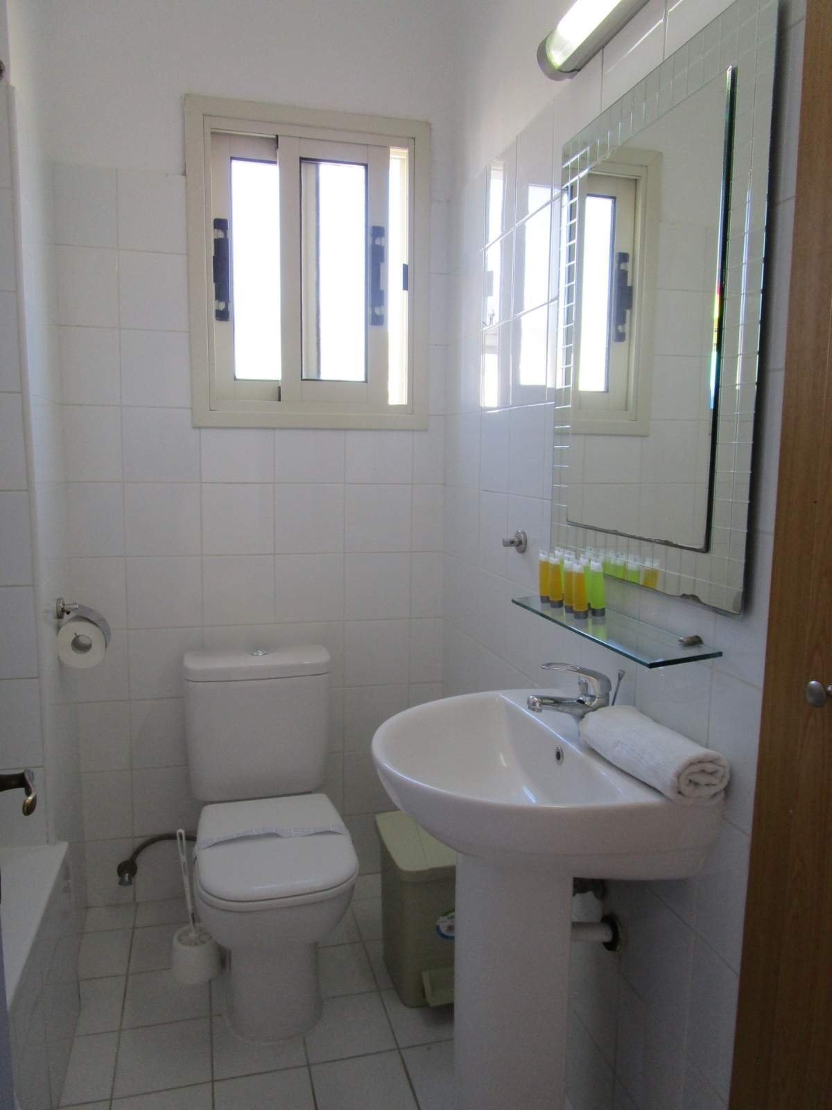  Image of Apartment - 2 Bedrooms - 1 Bathrooms for property for Rent in Paphos-Cyprus, Image 6